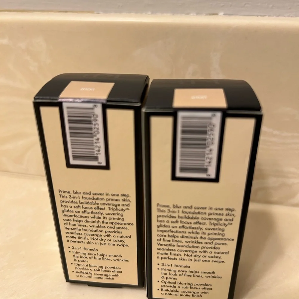 KRISTOHER BUCKLE - Triplicity Perfecting Foundation Stick Light